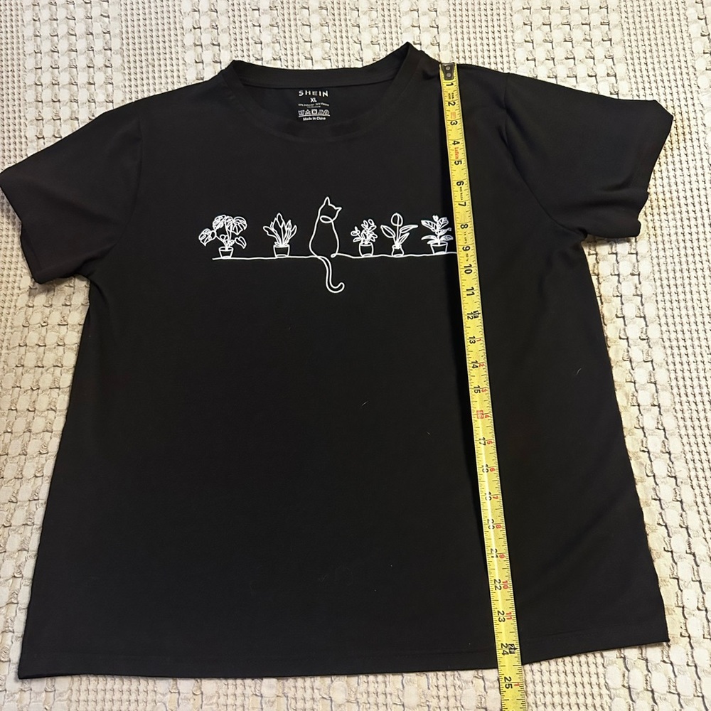 Graphic T
